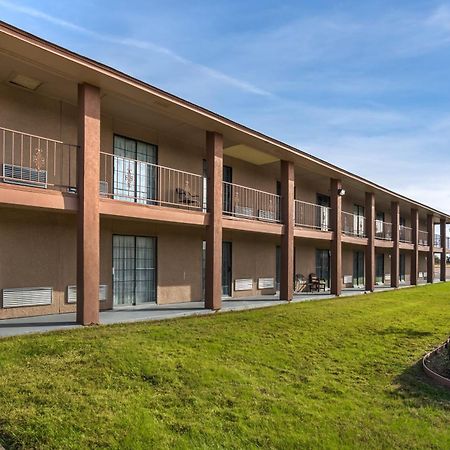 Red Roof Inn & Suites Sulphur Springs Buitenkant foto