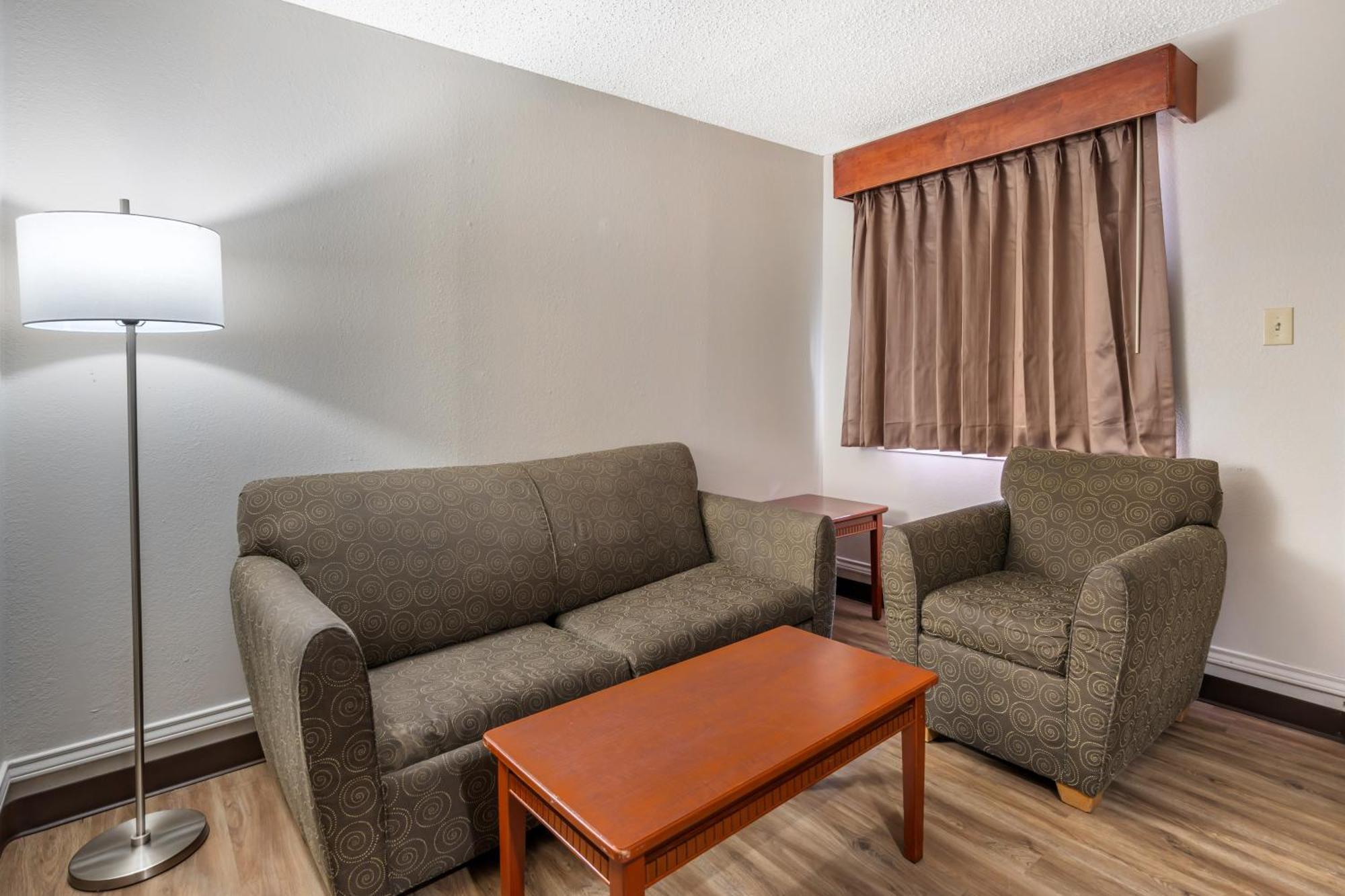 Red Roof Inn & Suites Sulphur Springs Buitenkant foto