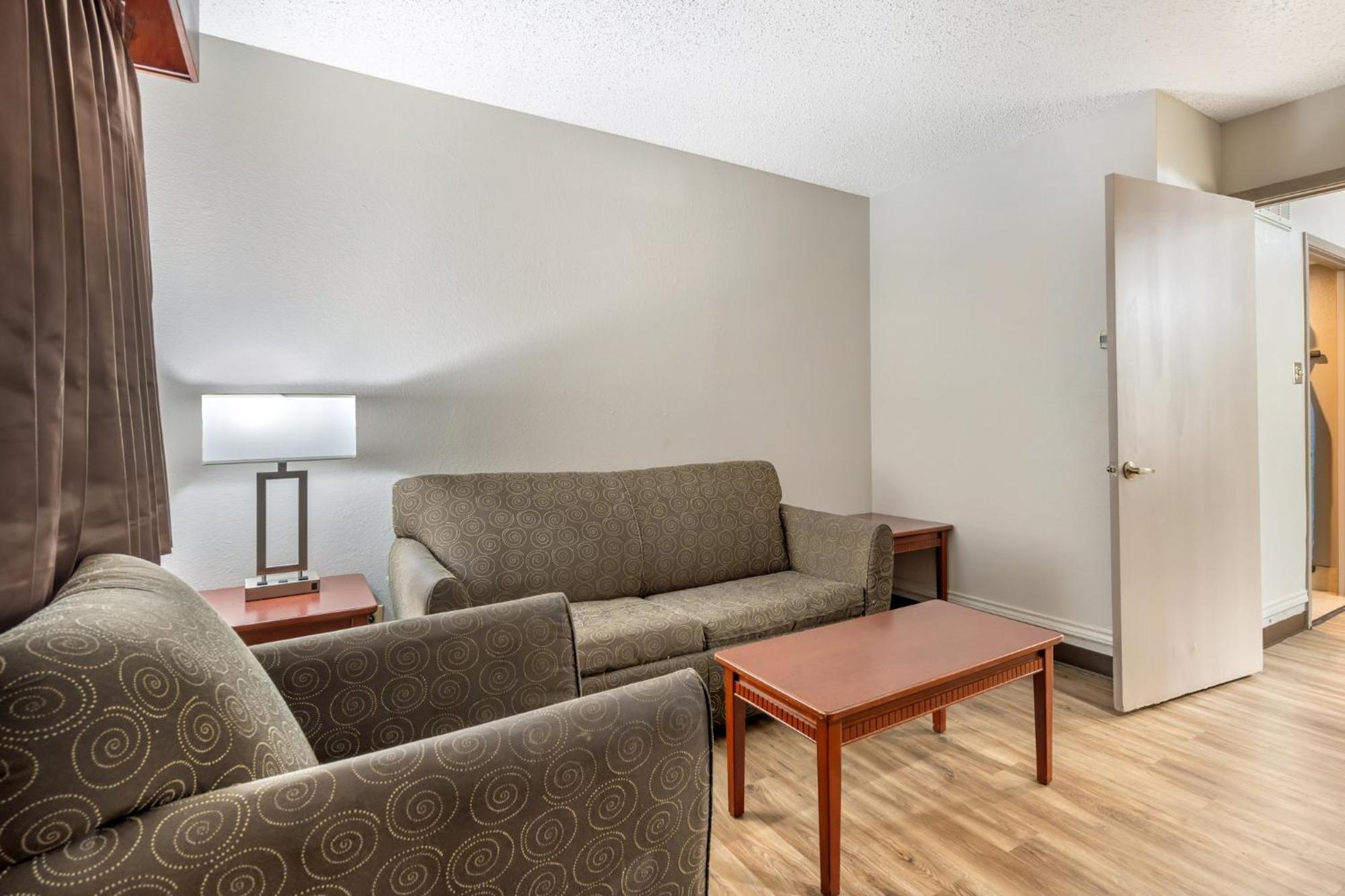 Red Roof Inn & Suites Sulphur Springs Buitenkant foto