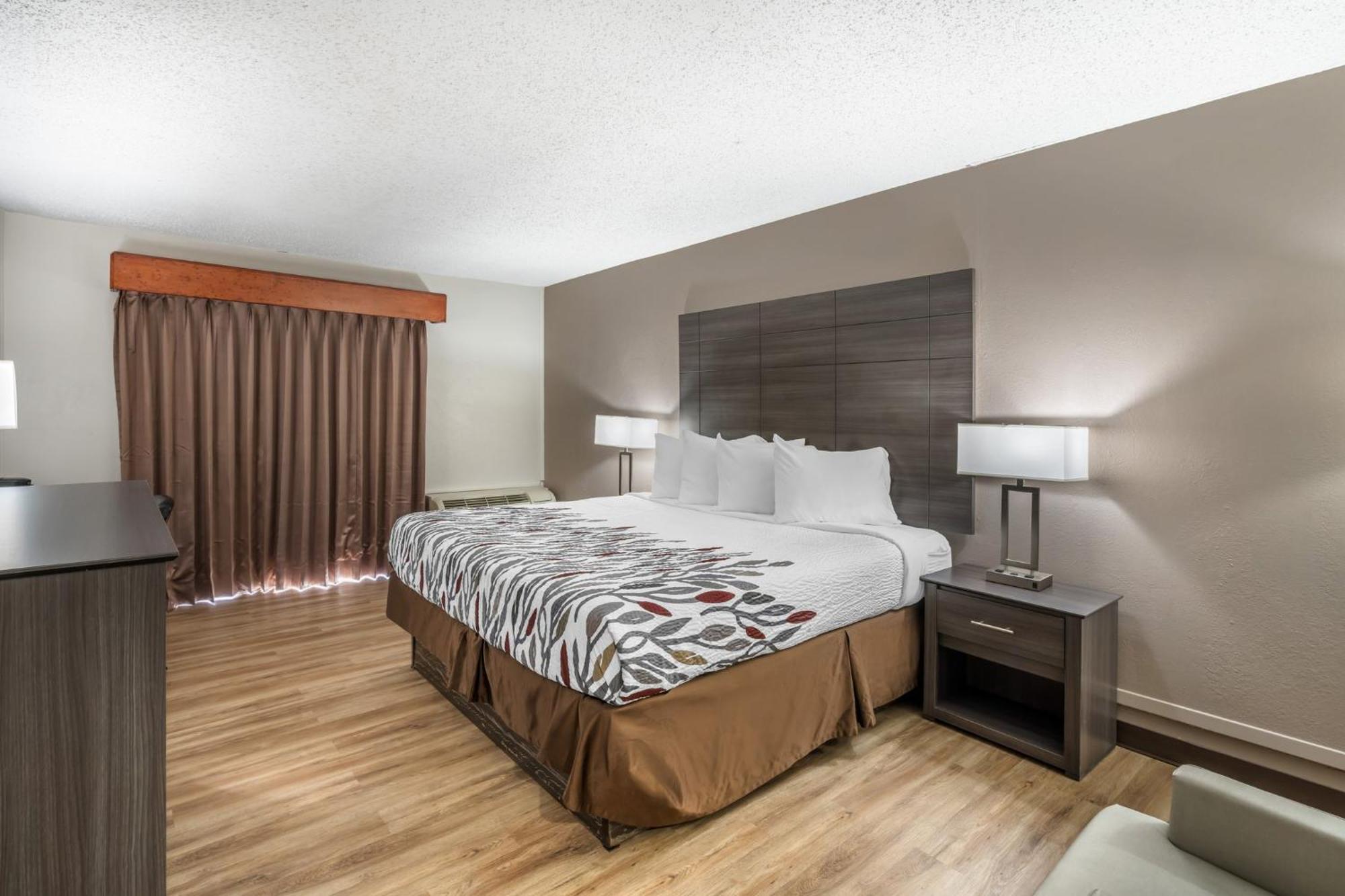 Red Roof Inn & Suites Sulphur Springs Buitenkant foto
