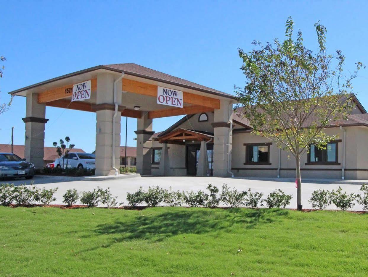 Red Roof Inn & Suites Sulphur Springs Buitenkant foto